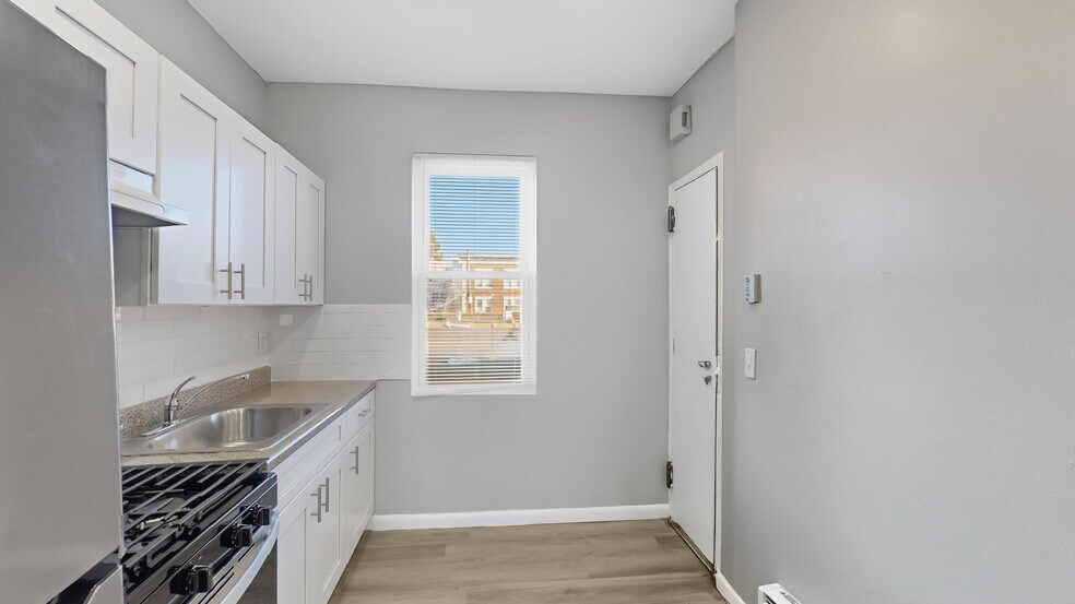 Primary Photo - 972 McLean Ave