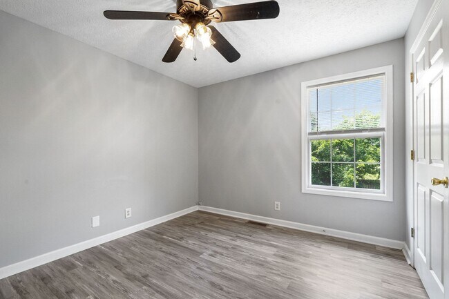 Building Photo - 339 Pioneer Dr