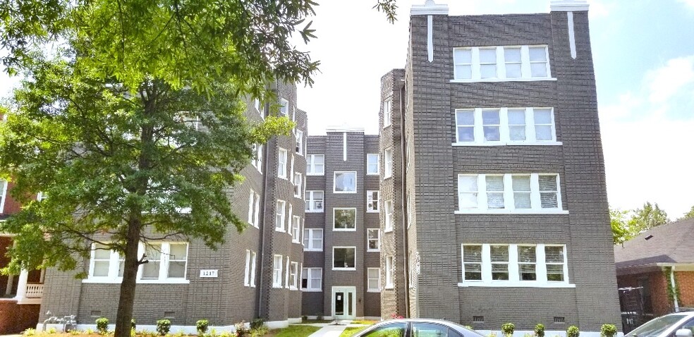 Building Photo - 1217 Colonial Ave