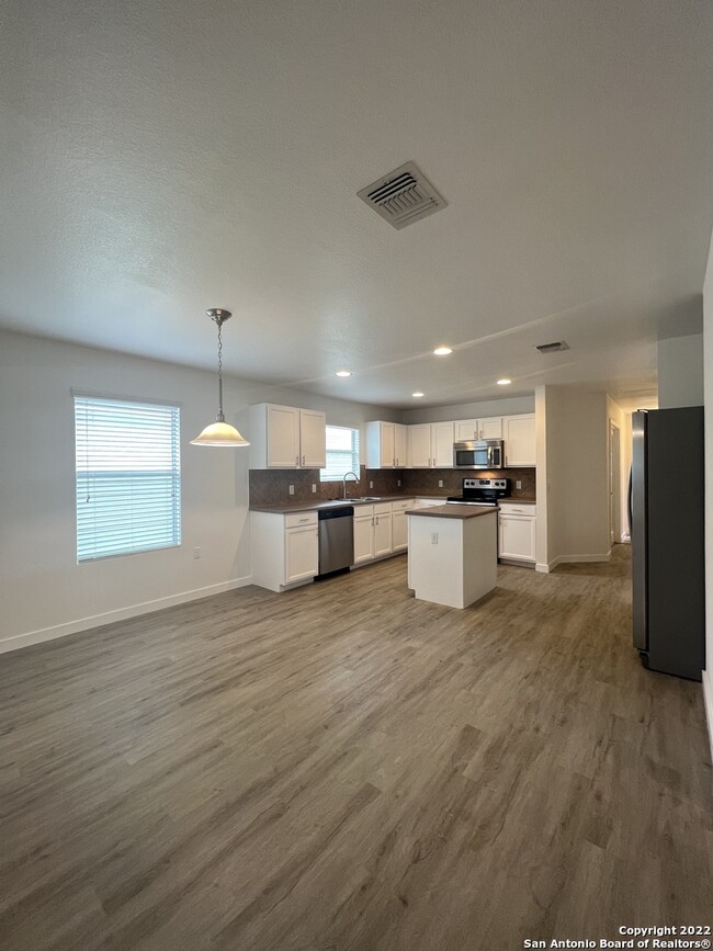 Building Photo - 9116 China Rose Dr