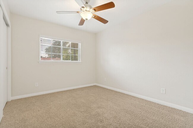 Building Photo - 5-BEDROOM HOME IN WILSHIRE TERRACE
