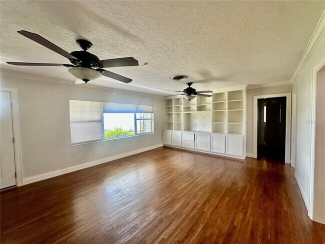 Building Photo - 1300 Lake Ariana Blvd