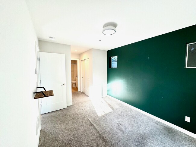 Building Photo - 18322 1st Ave NE