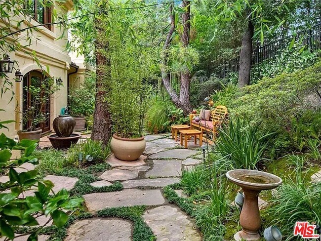 Building Photo - 6005 William Bent Rd