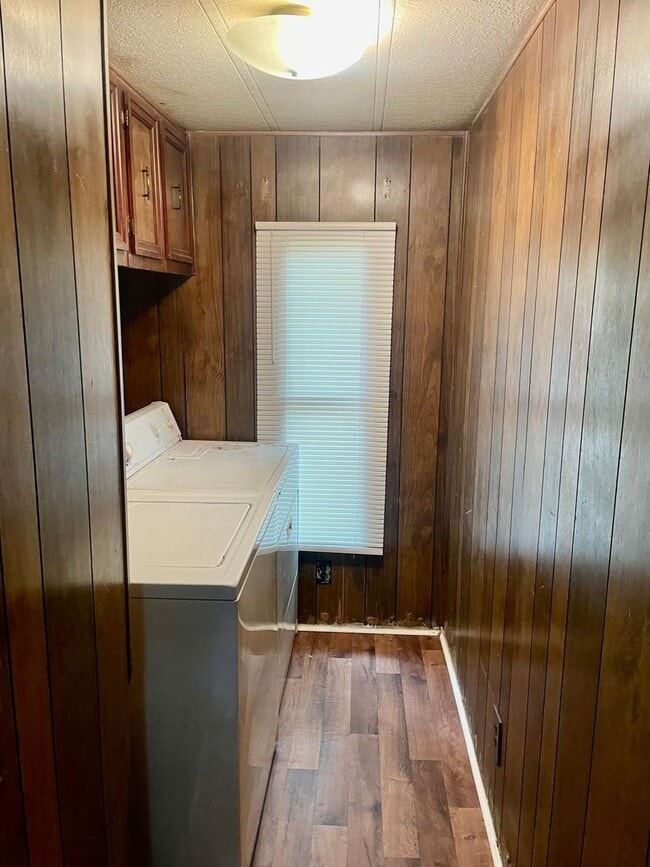 Building Photo - Two bedroom mobile home in peaceful countr...