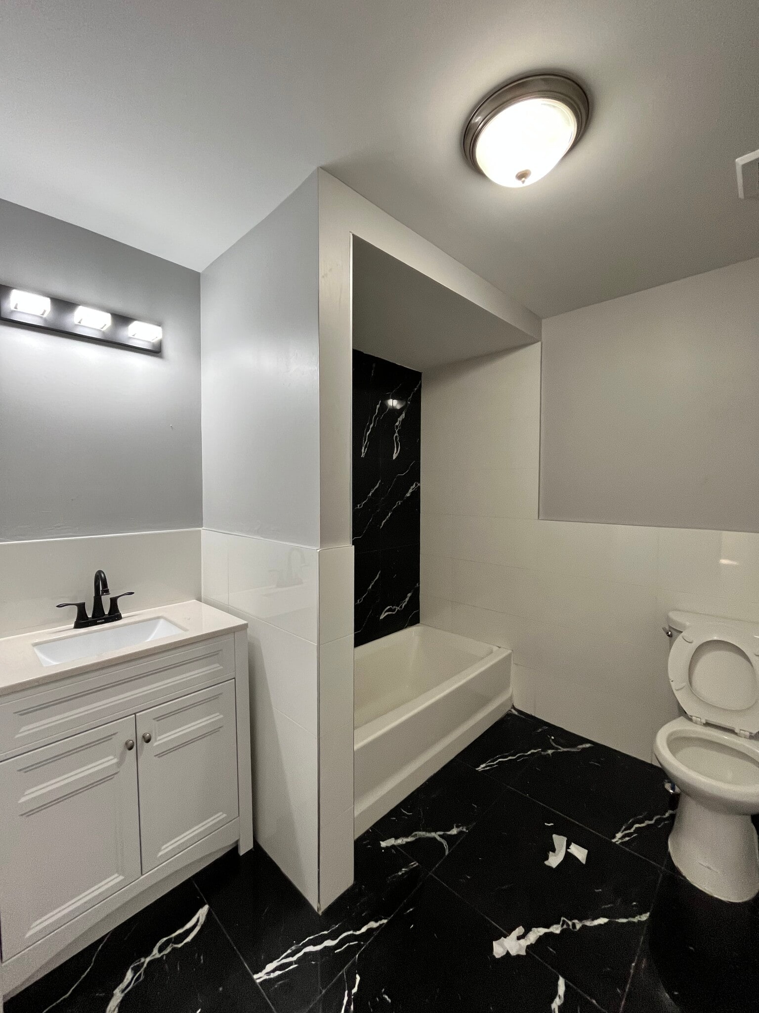 Building Photo - 26 Yale Ave