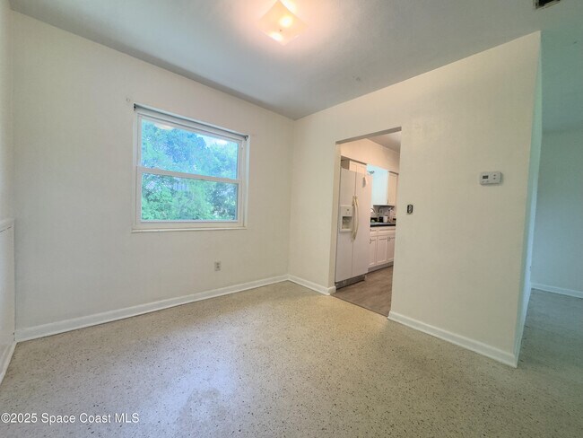 Building Photo - 728 Lund Ct