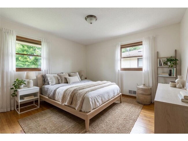 Building Photo - 3308 Roosevelt Ct NE