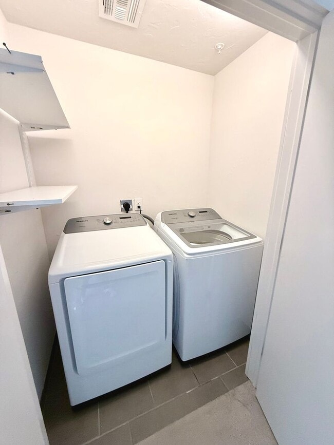 Building Photo - Large, Two-Story Condo in Downtown OKC, Civc Centre Flats!!