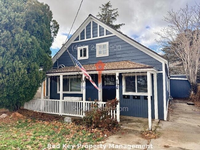 Primary Photo - 3rd St Triplex Unit A