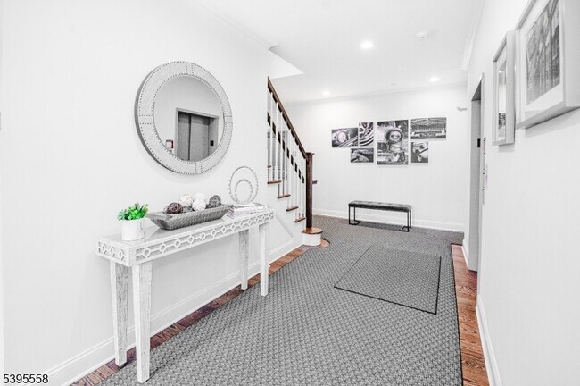 Building Photo - 29 Euclid Ave