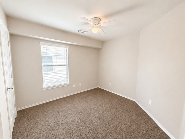 Building Photo - 11850 Ramla Place Trail