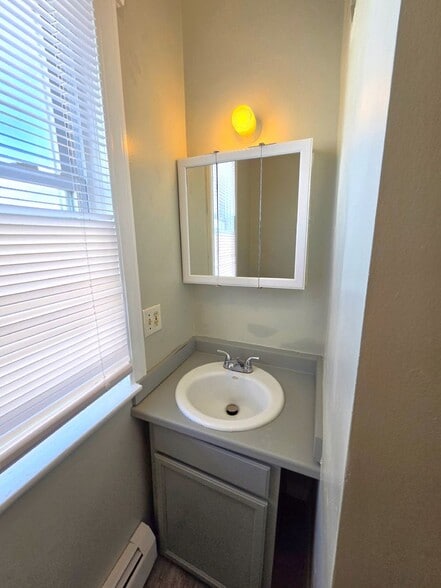 Building Photo - 23 Paradis Ave