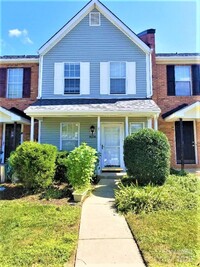 Building Photo - 8236 Golf Ridge Dr