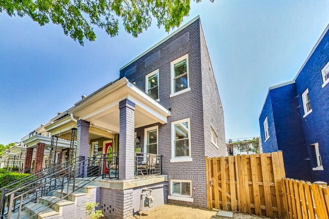 Building Photo - 1124 Owen Pl NE