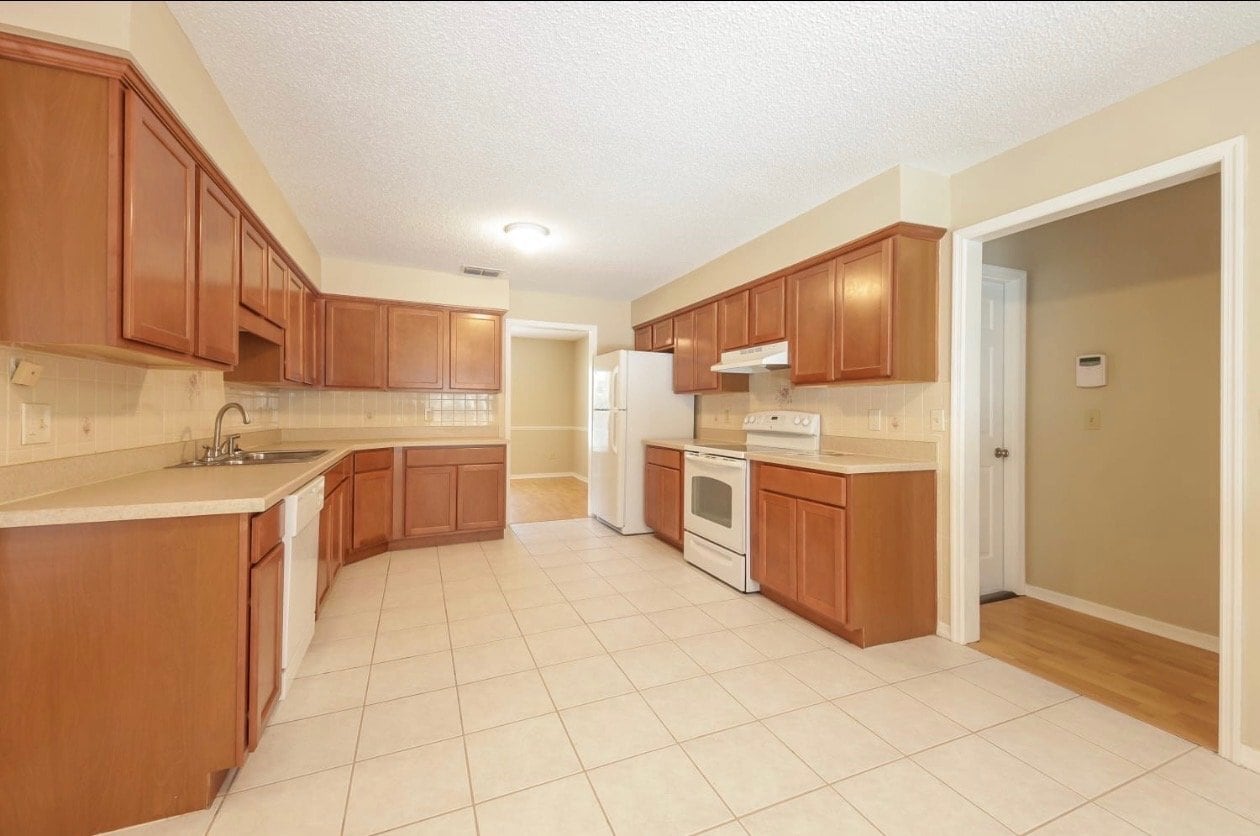 Building Photo - 4447 Windsmere Blvd