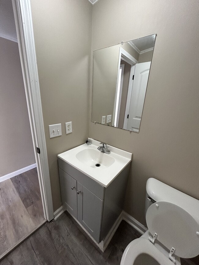 Building Photo - 526 Chris St