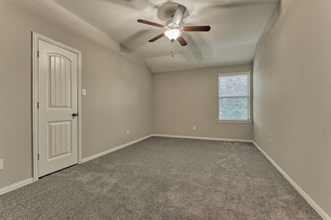 Building Photo - 2437 Branshill Dr