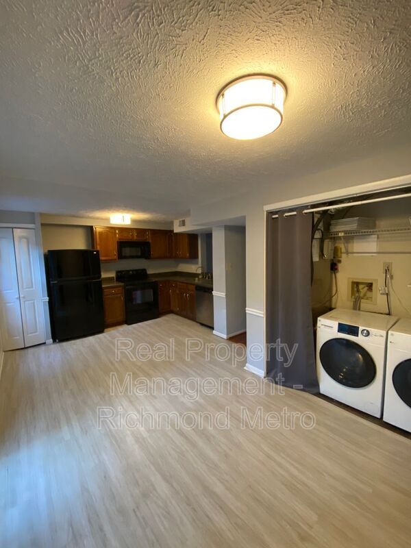 Building Photo - 1743 Robins Nest Ct