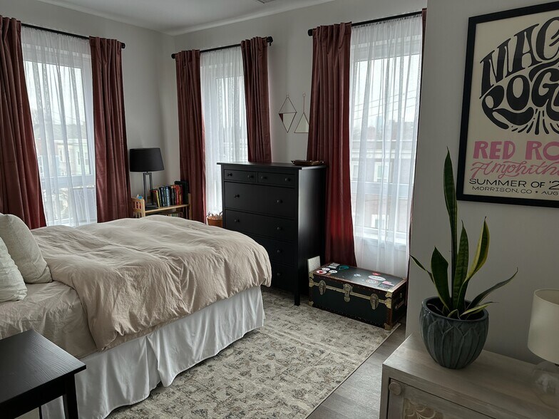 Building Photo - 959 Dorchester Ave