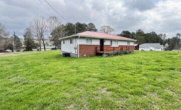 Building Photo - Beautiful 3 Bed and 2 Bath Home in Rossville