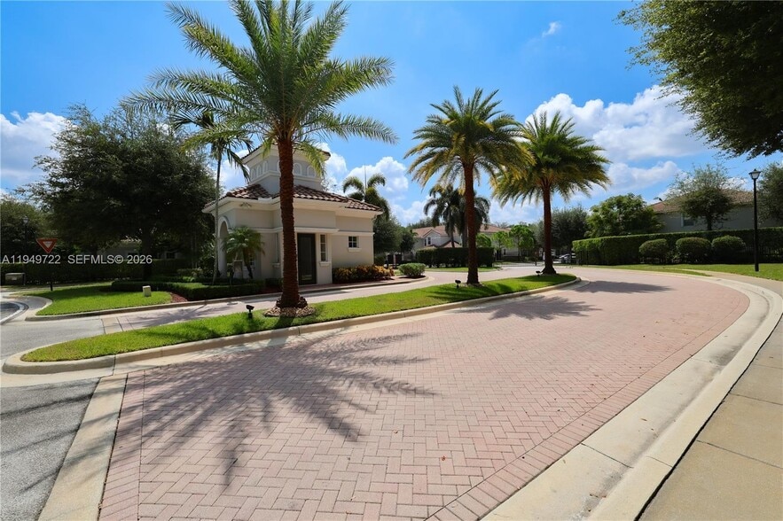 Building Photo - 16122 Poppyseed Cir