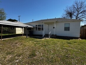 Building Photo - 606 SW 26th Pl