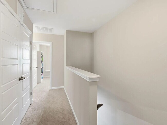 Building Photo - Lease OR Lease to Own
