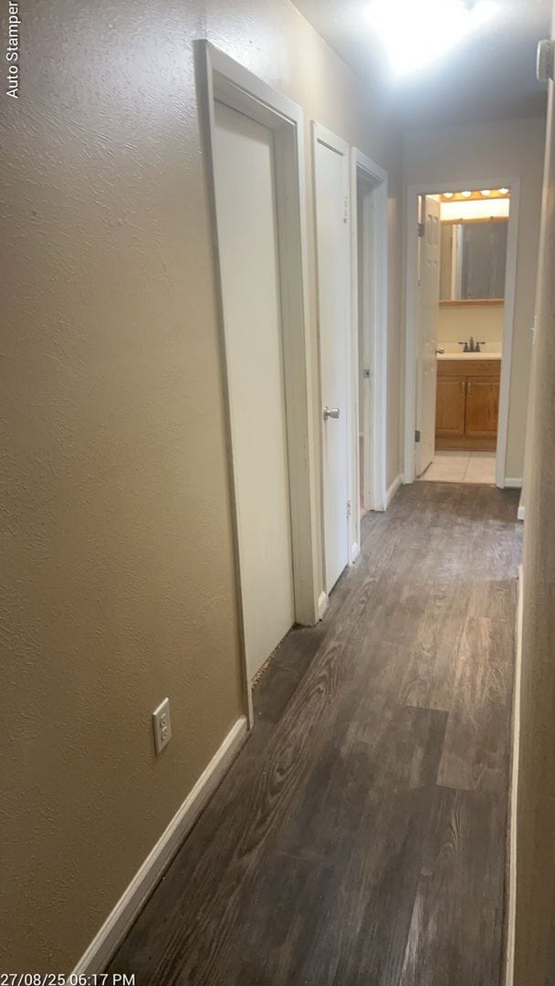 Building Photo - 421 Stonecreek Dr