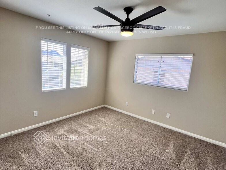 Building Photo - 644 Desert Passage St