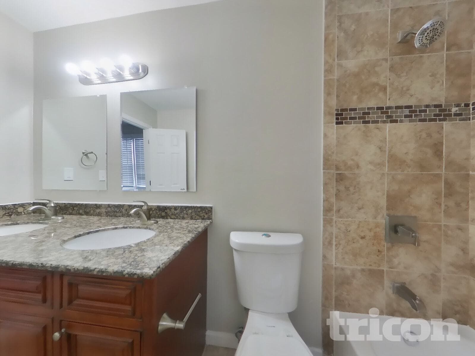 Building Photo - 2933 Sabal Palm Dr