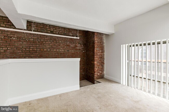 Building Photo - 1637-39 Poplar St