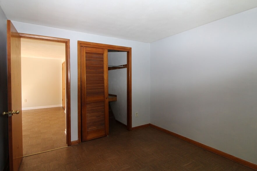 Building Photo - 403 Jewell Dr