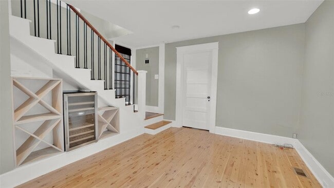 Building Photo - 341 Hillman Ave