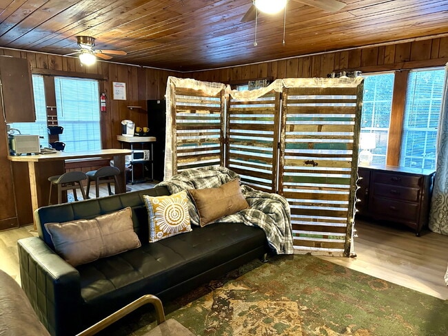 Building Photo - FURNISHED in Fondren!