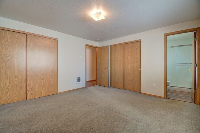 Building Photo - 192nd Area Single Level Home