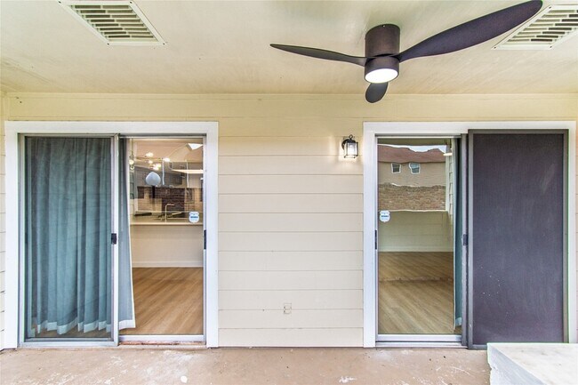 Building Photo - 14555 Wunderlich Dr
