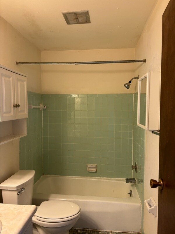 Building Photo - 134 E Johnson St