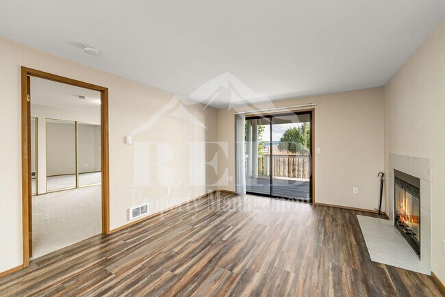 Building Photo - Water view 4 plex close to Silverdale and Public Transportation.