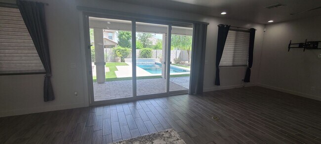 Building Photo - 4 Bedroom 3 Bathroom Upgrade Model Home