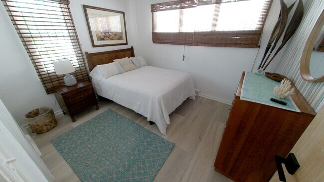 3rd bedroom with full bed - 426 Ilimano St
