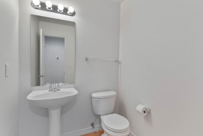 Building Photo - 5550 Corbett Dr