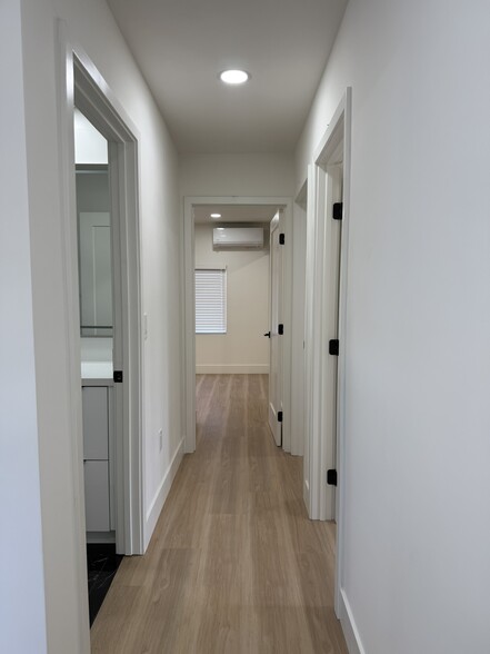 Building Photo - 14962 Rolling Ridge Dr