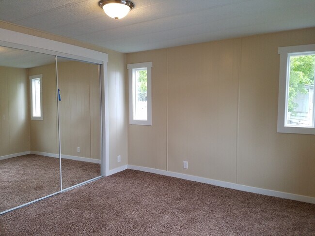 Building Photo - 2 BDRM Mobile Home for rent in Hayden!