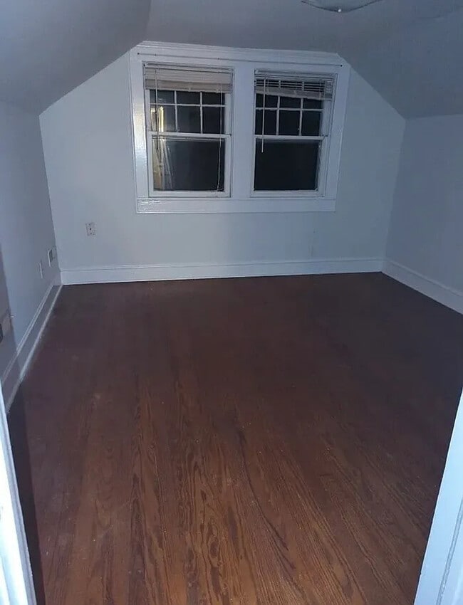 Building Photo - 221 Old Cedar Rock Rd