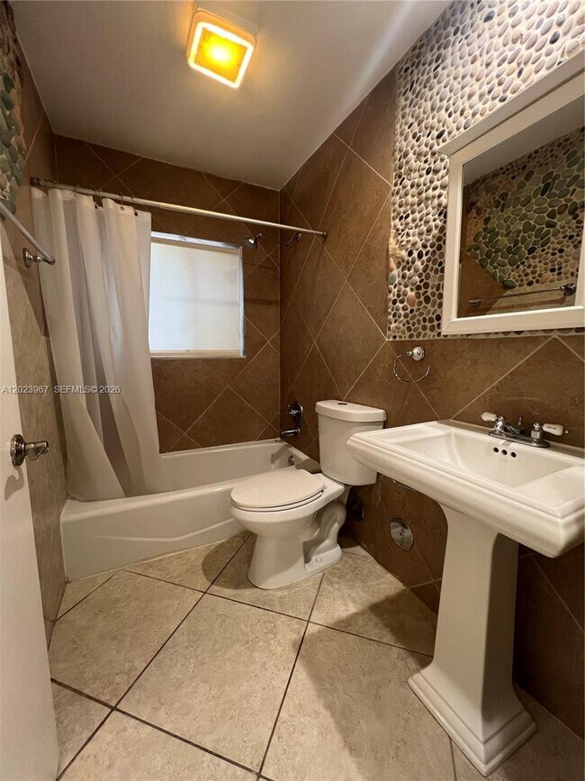 Building Photo - 16373 Malibu Dr