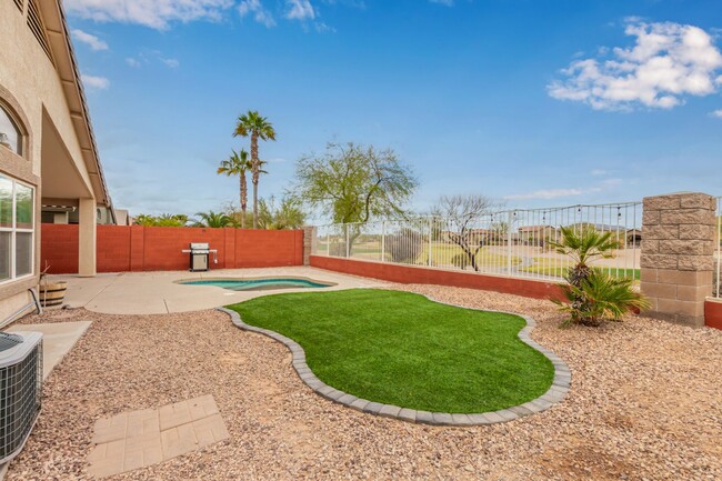 Building Photo - New Listing in Maricopa