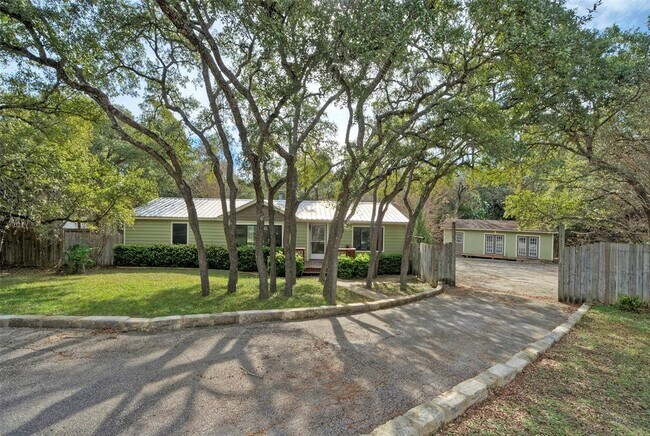 Primary Photo - 125 Queen Anne Cir