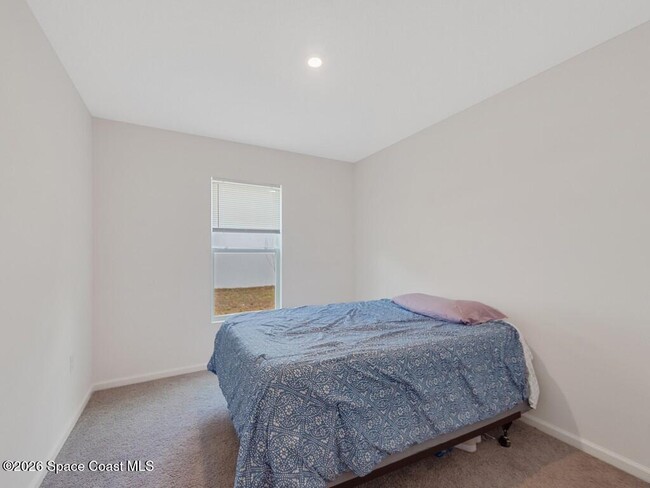 Building Photo - 301 Haines Rd SW