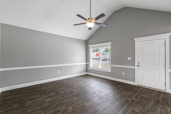 Building Photo - 2713 Buckingham Rd NW